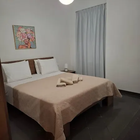 Kathrin Apartament Alepou